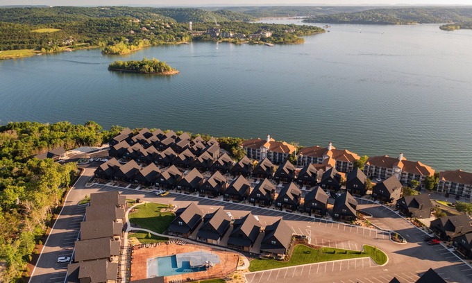 Hollister House | 4 separate homes (sleeping 100) in Rocky Shores w/n 500ft