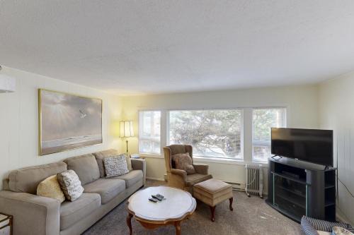 Gleneden Beach House | 4 Sisters Beach Getaway