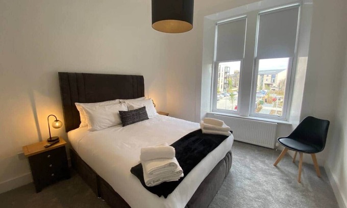 Paisley Apartment | 4 Smithhills Central clean 2 bed - sleeps 4