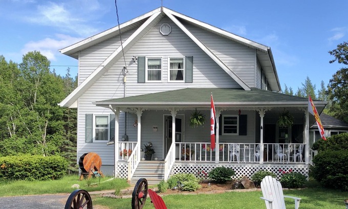 Murray Harbour Bed & Breakfast | 4 Star Forest & Lake PEI B&B: Romance Room, Prince Edward Island