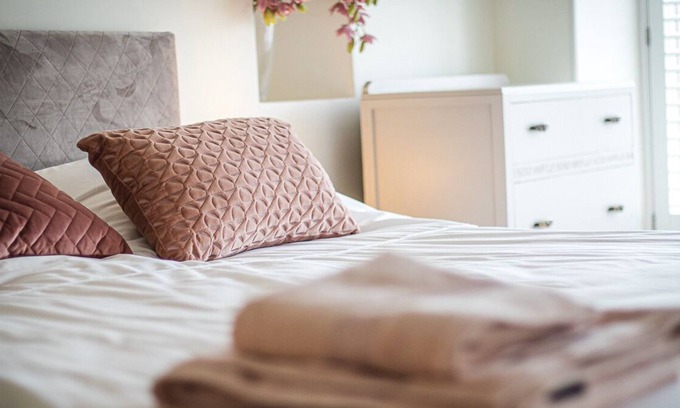 Cregneish Cottage | 4 Star Gold Beachfront | Dog friendly | Garden | Sleeps 6