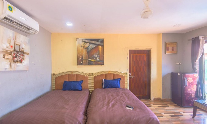 Aarey Colony Villa | 4 Star Sunset Villa