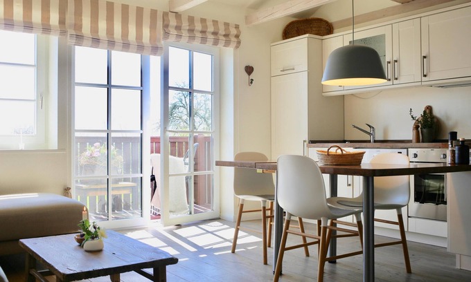 Sonke-Nissen-Koog Apartment | 4-star vacation apartment "Lüttmoor" in country house style with feel-good character