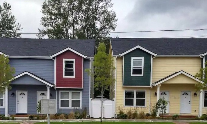 Renton House | ★ 4 Townhomes with Smart TV and Blackout Curtains