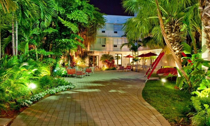 City Center Hotel | 4 Units | Ideal Family Suite in South Beach, Kitchenette, Pool & Ocean Nearby