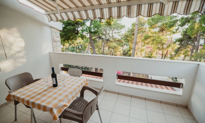 Ivan Dolac Apartment | 40 m² Apartment ∙ 2 bedrooms ∙ 4 guests
