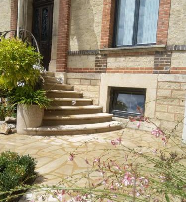 Sainte-Savine Apartment | 40 m2 apartment with garden