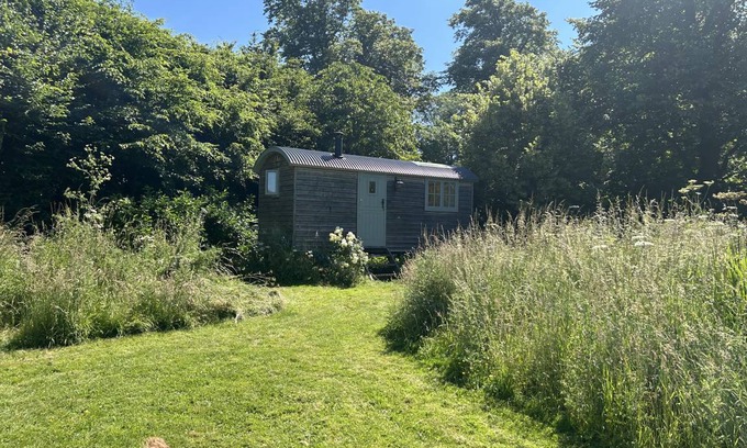 Bletchley Cabin | 40 m² Cabin ∙ 1 bedroom ∙ 2 guests