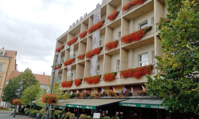 Kaposvar Hotel | 40 m² Hotel ∙ 4 guests