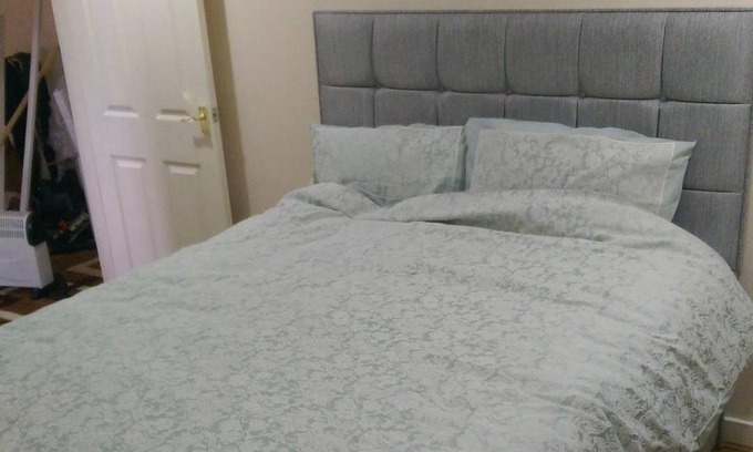 Ashton-under-Lyne House | 40 m² House ∙ 3 bedrooms ∙ 5 guests