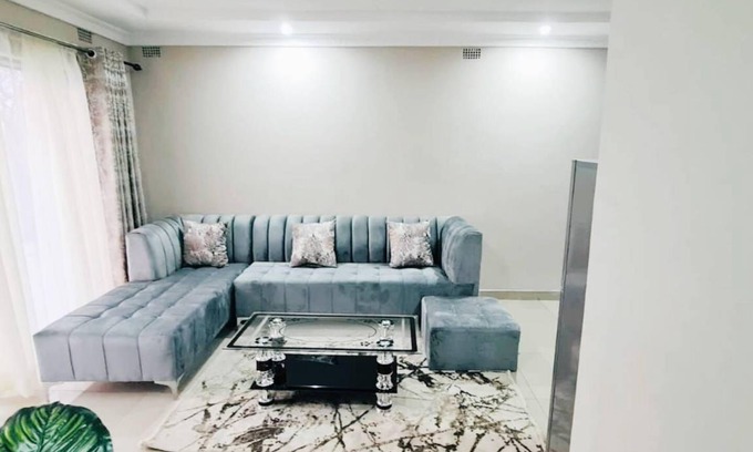 Harare House | 40 m² House ∙ 1 bedroom ∙ 6 guests