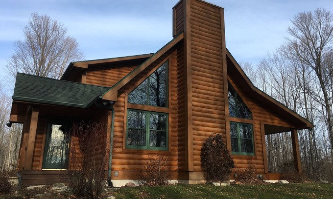 Egg Harbor Cabin | 40 wooded acres w/walking trails, FIREPLACE - book your winter escape now!