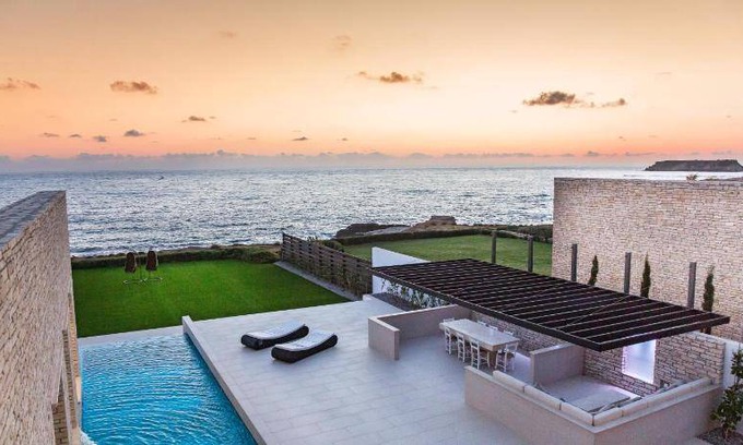 Agios Georgios Pegeias Resort | 400 m² Resort ∙ 6 bedrooms ∙ 12 guests