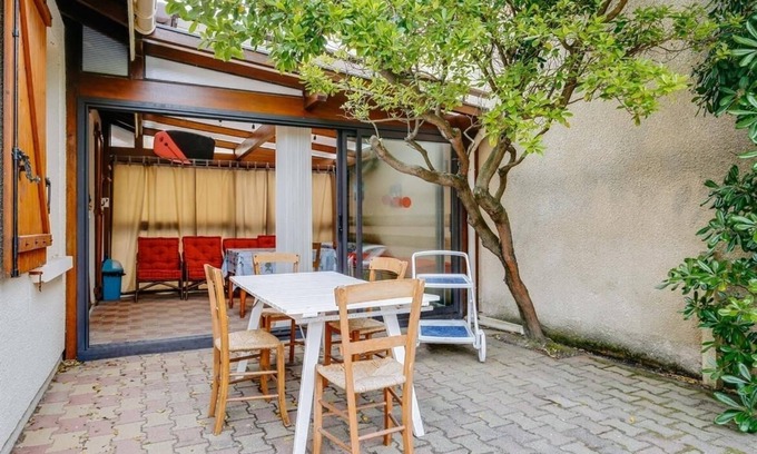 Biscarrosse Plage Apartment | 400 m from the beach, apartment for 5 people. with private garden