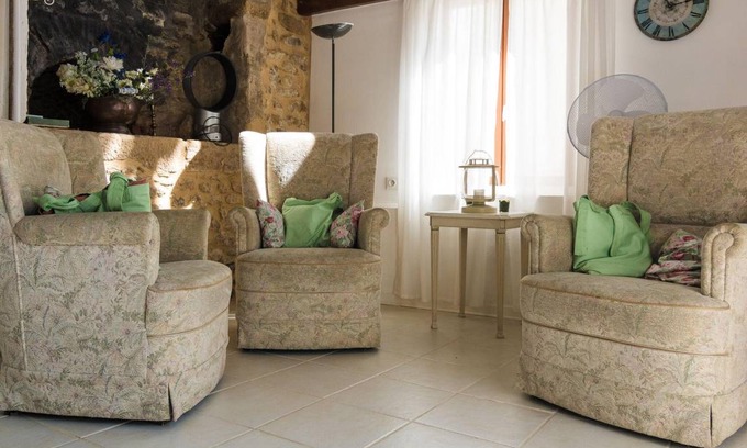 Thenon House | 400 m² House ∙ 10 bedrooms ∙ 20 guests