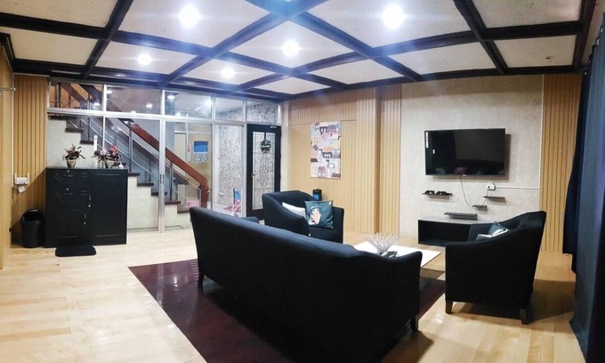 Santol House | 400 m² House ∙ 3 bedrooms ∙ 14 guests