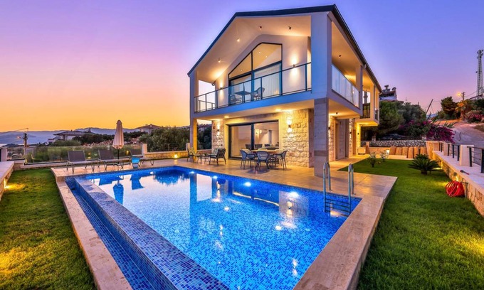Demre Villa | 400 m² Villa ∙ 2 bedrooms ∙ 6 guests