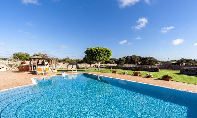 Sant Lluis Villa | 400 m² Villa ∙ 4 bedrooms ∙ 8 guests