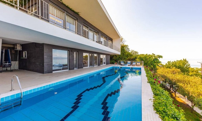 Shkoder Villa | 400 m² Villa ∙ 4 bedrooms ∙ 9 guests