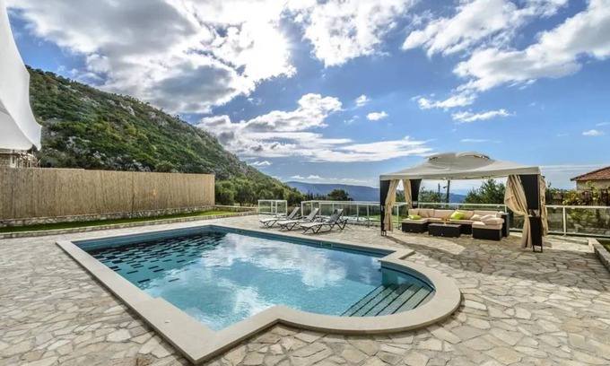 Dubravka Villa | 400 m² Villa ∙ 6 bedrooms ∙ 16 guests