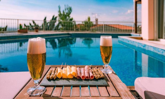 Kifisia Villa | 400 m² Villa ∙ 5 bedrooms ∙ 17 guests