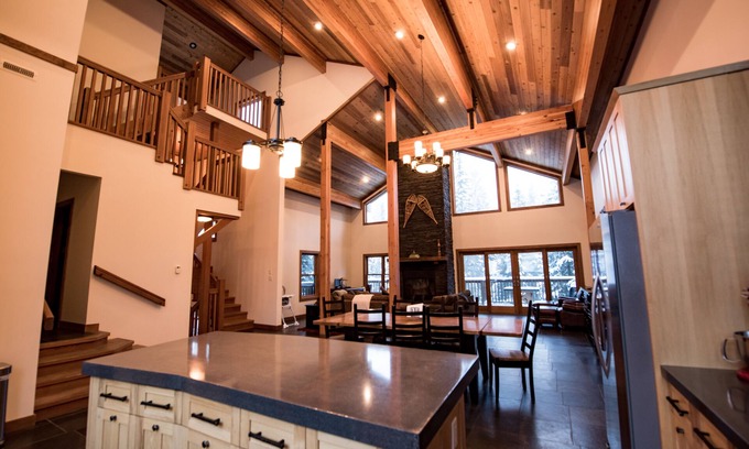Golden Ski Chalet | 4000 sqft chalet on ski hills and mountain bike trails, hot tub, 10 adults/4kids