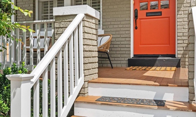 Old Town Alexandria House | 402 House in Heart Historic Old Town, Walk to King St, Water, Shops, Metro & DMV