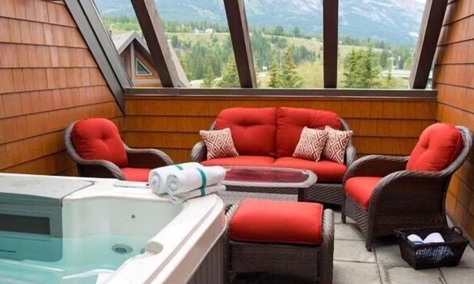 Canmore Condo | 403 · Amazing Penthouse-Private Hot Tub #1 of 5 - 403