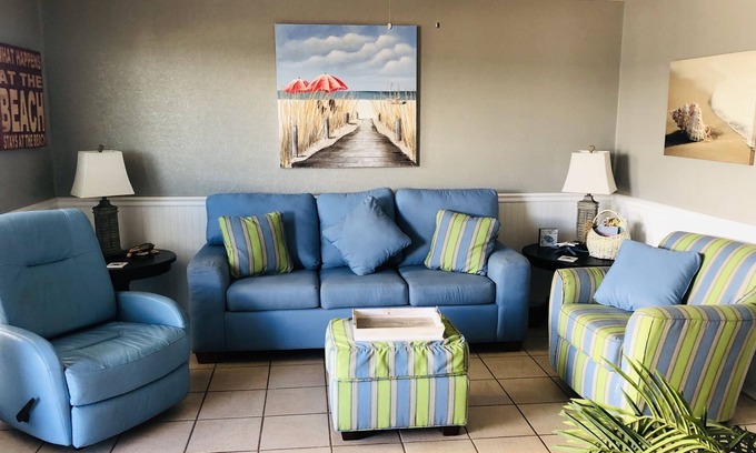 Gulf Shores Condo | #404- 2 bed-1 bath sleeps 6- It’s still summertime at the beach! Book now!