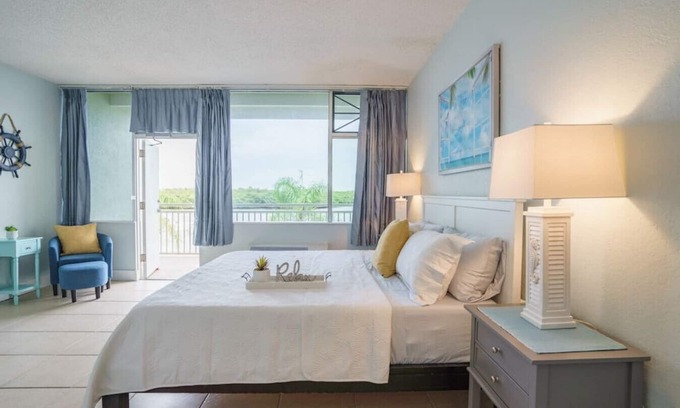 Ruskin Apartment | 405 Sunrise View. · U405 Balcony w/River & Sunrise View! Resort Amenities! Free Parking/Wifi