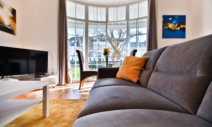 Hastings Apartment | 40b Wellington Suites