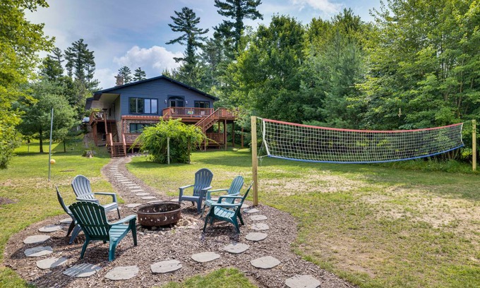Neillsville House | 410 m² House ∙ 5 bedrooms ∙ 19 guests