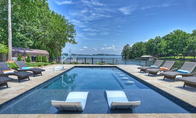 Denver House | 411 m² House ∙ 5 bedrooms ∙ 18 guests