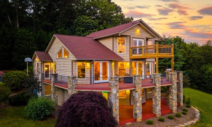 Clyde House | 411 m² House ∙ 7 bedrooms ∙ 12 guests