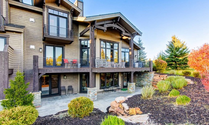 Park Meadows House | 415 m² House ∙ 4 bedrooms ∙ 8 guests