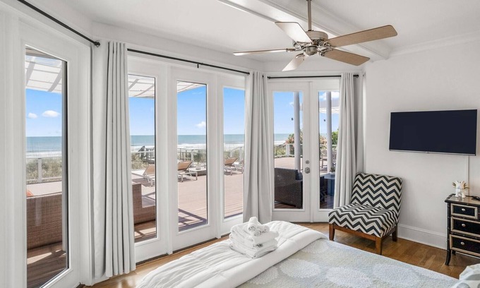 Saint Helena Island Villa | 416 Tarpon Blvd