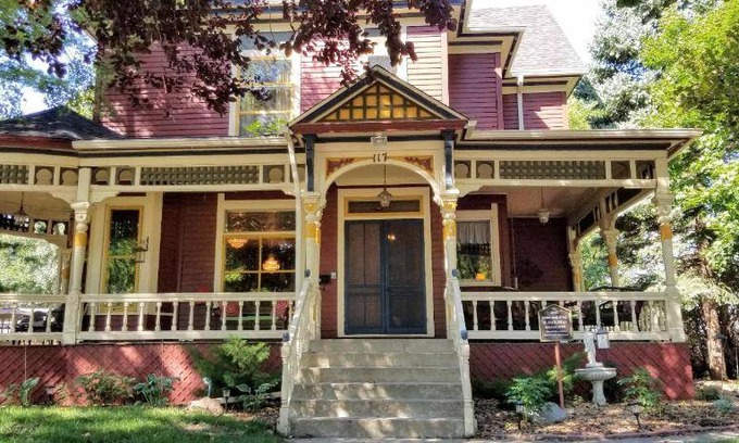 Sioux Falls Bed & Breakfast | 418 m² Bed and breakfast ∙ 8 bedrooms ∙ 20 guests
