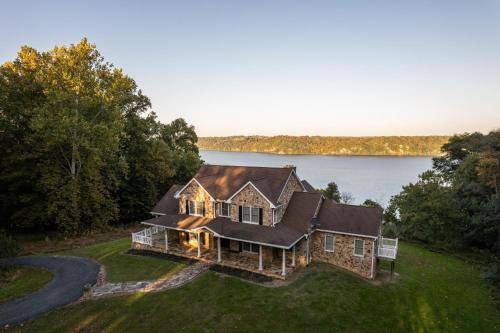Cardiff House | 418 m² House ∙ 4 bedrooms ∙ 24 guests