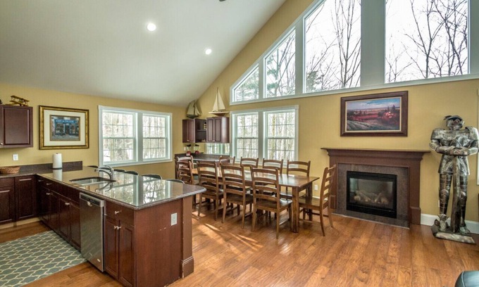North Conway House | 42-1 Locust Lane North Conway