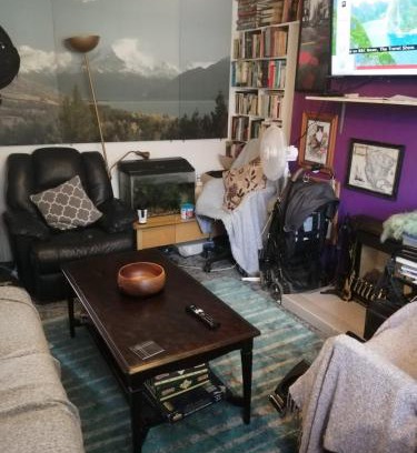 Middle Park and Sutcliffe House | 42 Churchbury vRd, Room 2