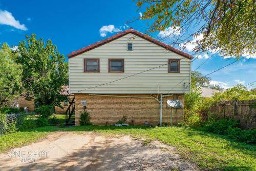 Sayles Blvd. Area Apartment | 42 m² Apartment ∙ 1 bedroom ∙ 4 guests