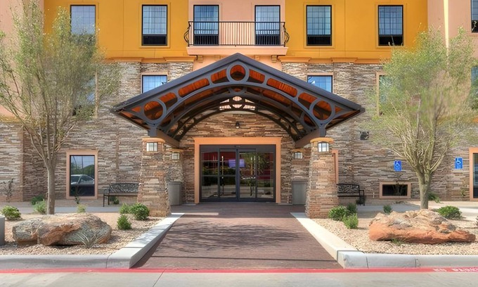 Lubbock Hotel | 42 m² Hotel ∙ 2 bedrooms ∙ 127 guests
