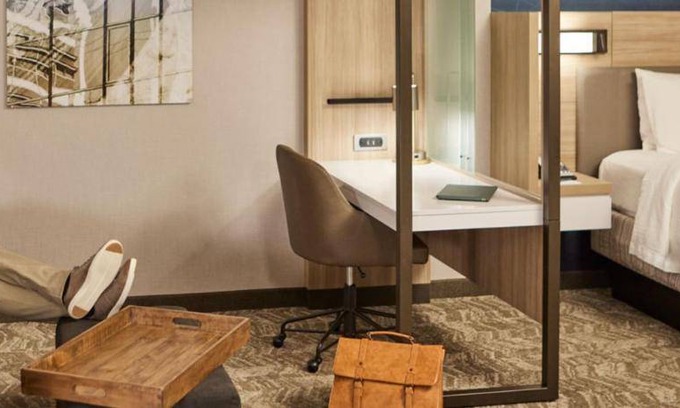 Bowling Green Hotel | 420 m² Hotel ∙ 5 guests