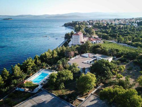 Orebic Villa | 420 m² Villa ∙ 8 bedrooms ∙ 12 guests