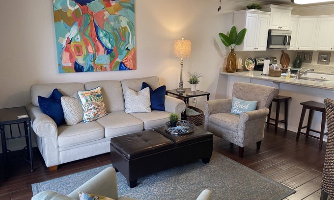Miramar Beach Condo | 4208 LUXURY REMODEL Best Rates, 5⭐️, Wifi, Beach Svc, 2 Pools Hot Tub Pickleball