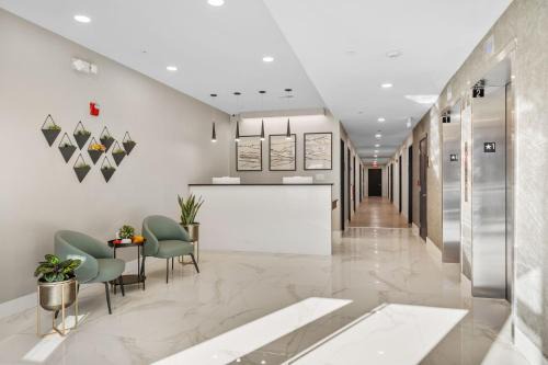 Spruce Hill Apartment | 4211 Suites