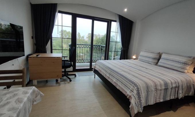 Na Chom Thian Apartment | 422C- Studio With Private Wi-fi And Private Washer
