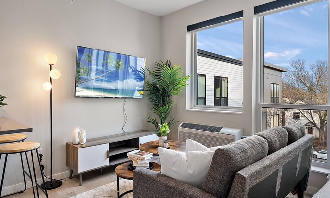 St. Anthony West Apartment | 426 Huck Minneapolis