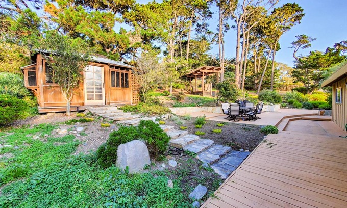 Pebble Beach House | 427 m² House ∙ 5 bedrooms ∙ 11 guests