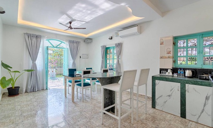 Poliem Villa | 427 m² Villa ∙ 4 bedrooms ∙ 8 guests
